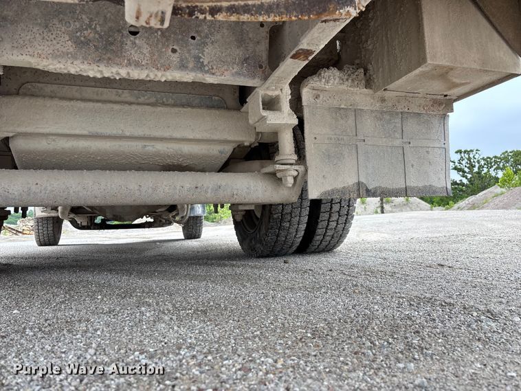 image for item FG0382 1996 Chevrolet C3500 bucket truck