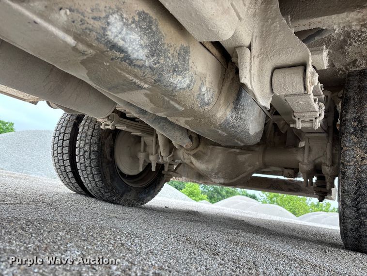 image for item FG0382 1996 Chevrolet C3500 bucket truck