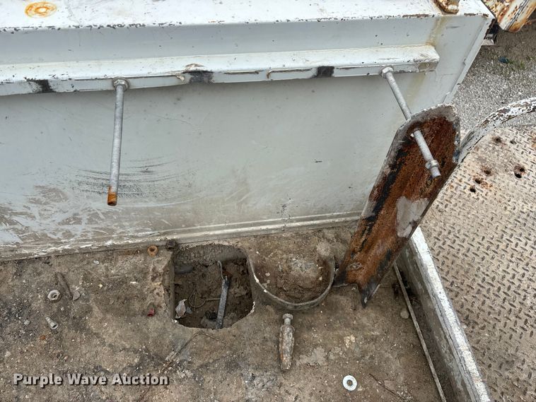 image for item FG0382 1996 Chevrolet C3500 bucket truck