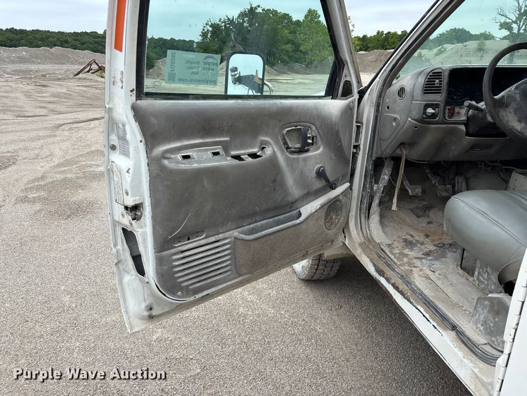 image for item FG0382 1996 Chevrolet C3500 bucket truck