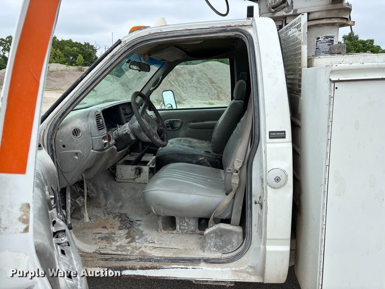 image for item FG0382 1996 Chevrolet C3500 bucket truck