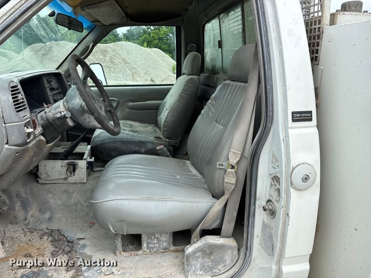 image for item FG0382 1996 Chevrolet C3500 bucket truck