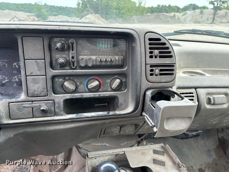 image for item FG0382 1996 Chevrolet C3500 bucket truck