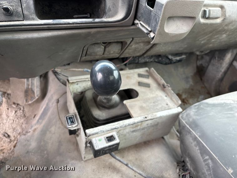 image for item FG0382 1996 Chevrolet C3500 bucket truck
