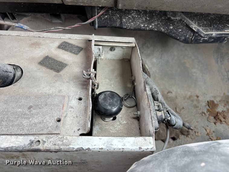 image for item FG0382 1996 Chevrolet C3500 bucket truck