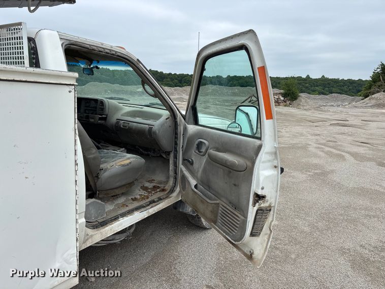 image for item FG0382 1996 Chevrolet C3500 bucket truck