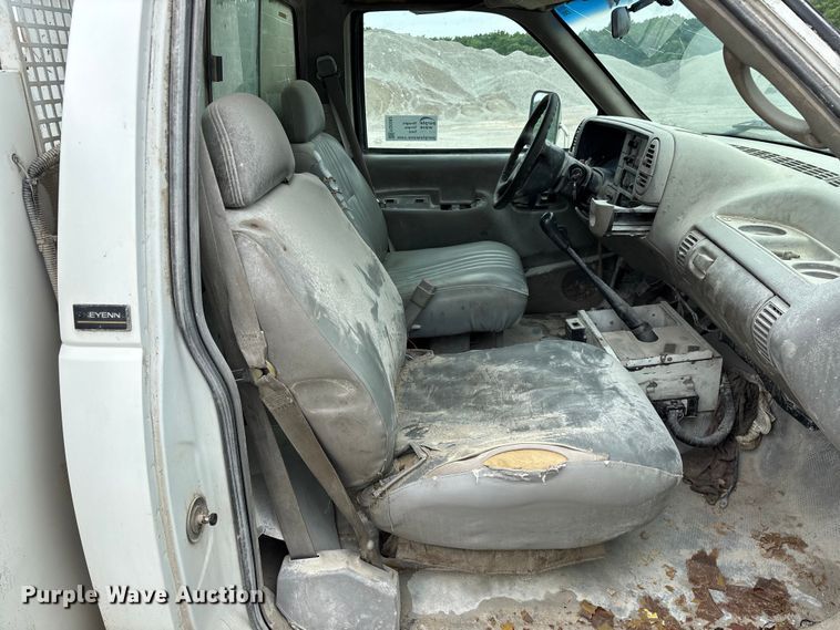 image for item FG0382 1996 Chevrolet C3500 bucket truck