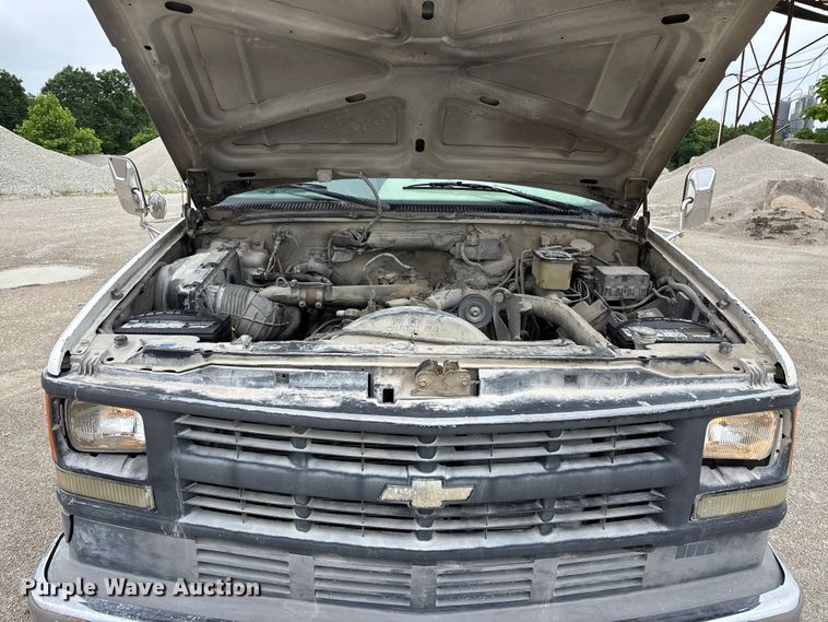 image for item FG0382 1996 Chevrolet C3500 bucket truck