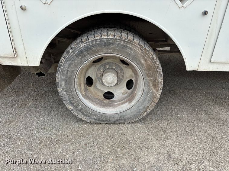 image for item FG0382 1996 Chevrolet C3500 bucket truck