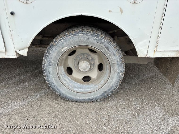image for item FG0382 1996 Chevrolet C3500 bucket truck