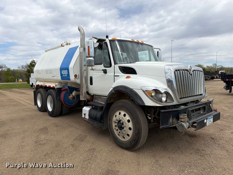 image for item FK0161 2009 International 7400 water truck