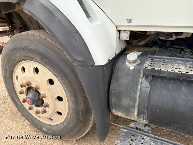 image for item FK0161 2009 International 7400 water truck