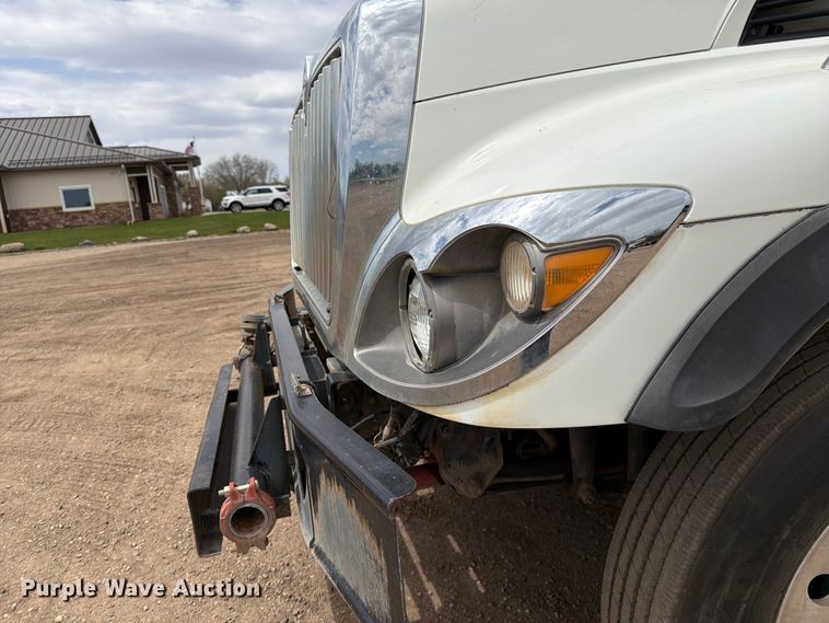 image for item FK0161 2009 International 7400 water truck