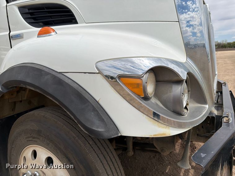 image for item FK0161 2009 International 7400 water truck