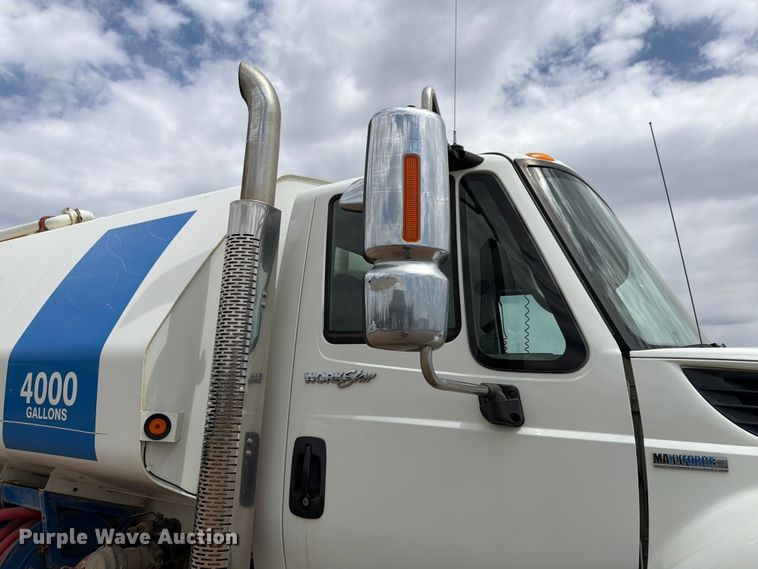 image for item FK0161 2009 International 7400 water truck