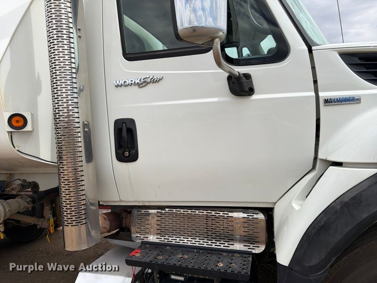 image for item FK0161 2009 International 7400 water truck