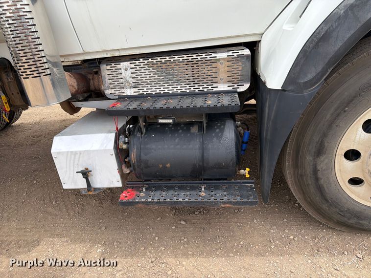 image for item FK0161 2009 International 7400 water truck