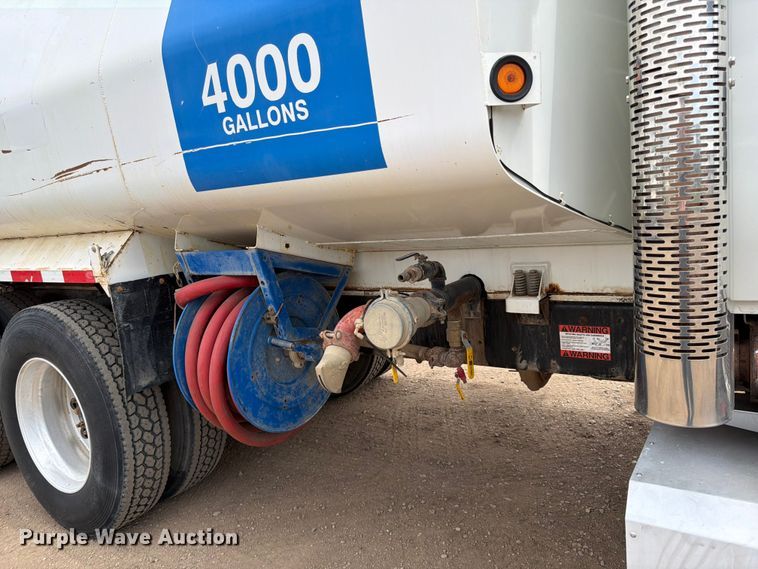 image for item FK0161 2009 International 7400 water truck