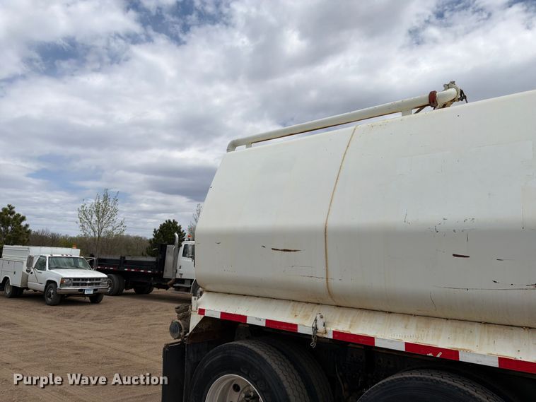 image for item FK0161 2009 International 7400 water truck