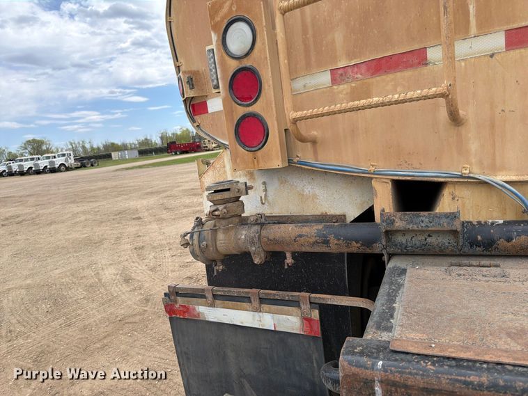 image for item FK0161 2009 International 7400 water truck