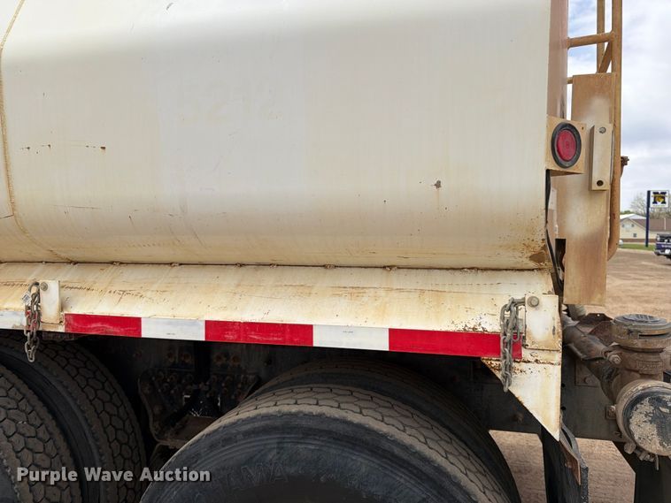 image for item FK0161 2009 International 7400 water truck