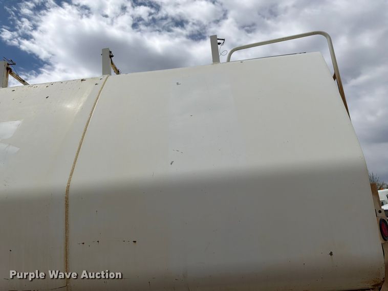 image for item FK0161 2009 International 7400 water truck