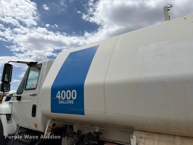 image for item FK0161 2009 International 7400 water truck
