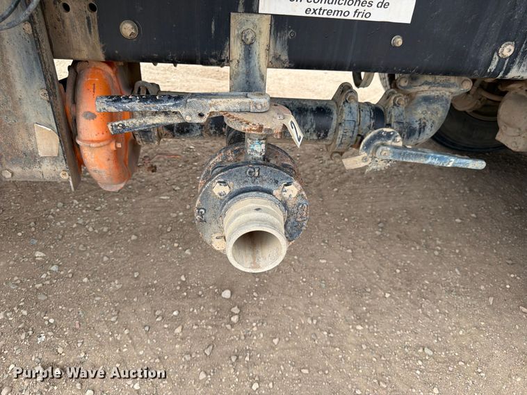 image for item FK0161 2009 International 7400 water truck