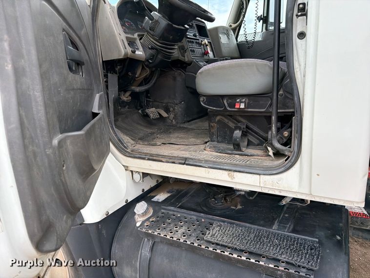 image for item FK0161 2009 International 7400 water truck