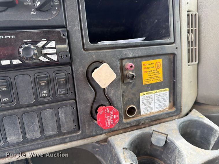 image for item FK0161 2009 International 7400 water truck