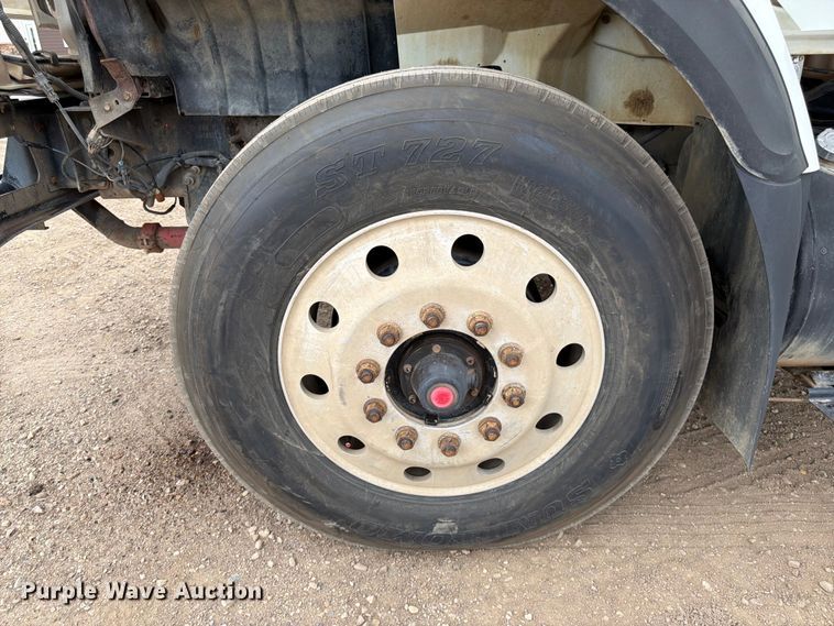 image for item FK0161 2009 International 7400 water truck