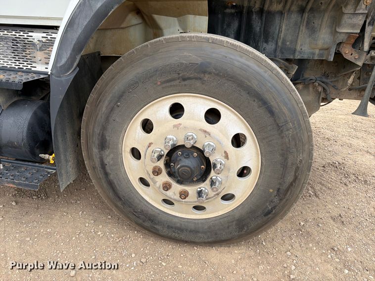image for item FK0161 2009 International 7400 water truck