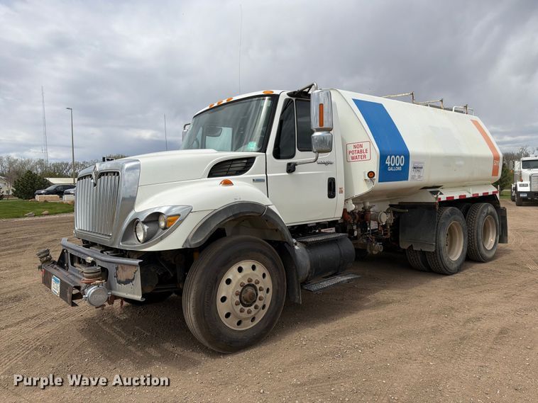 image for item FK0163 2008 International 7400SBA water truck