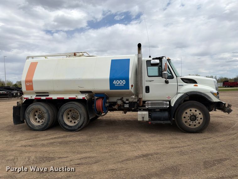 image for item FK0163 2008 International 7400SBA water truck