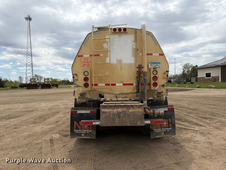 image for item FK0163 2008 International 7400SBA water truck