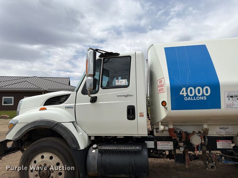 image for item FK0163 2008 International 7400SBA water truck