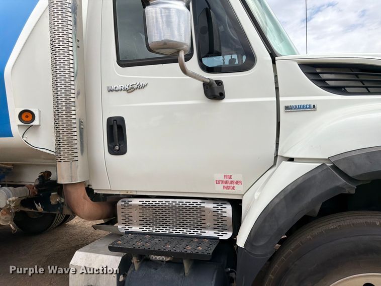 image for item FK0163 2008 International 7400SBA water truck