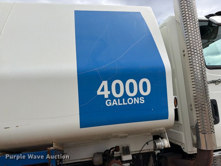 image for item FK0163 2008 International 7400SBA water truck