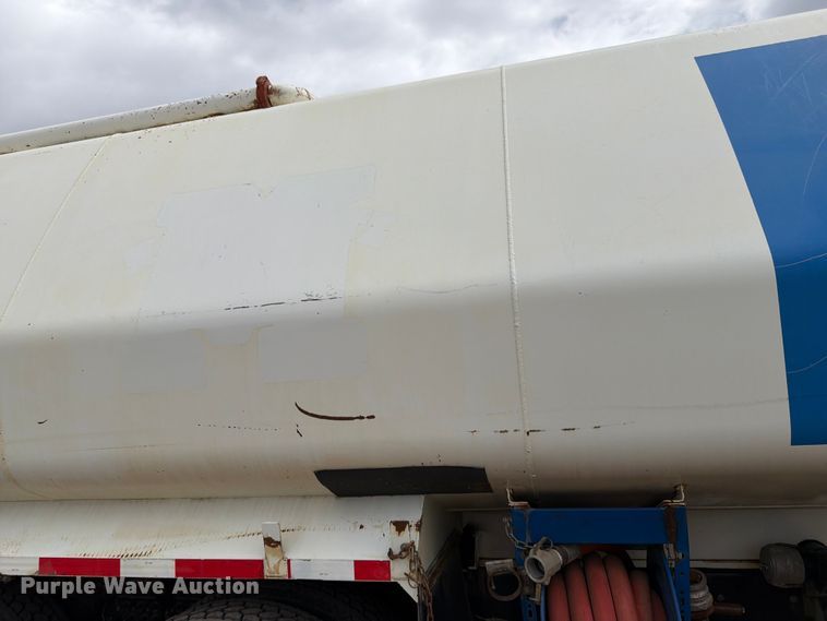 image for item FK0163 2008 International 7400SBA water truck