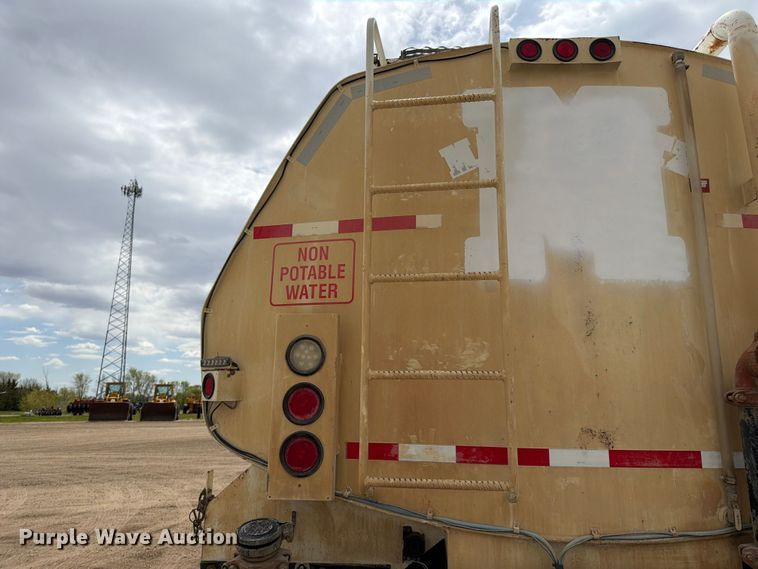 image for item FK0163 2008 International 7400SBA water truck