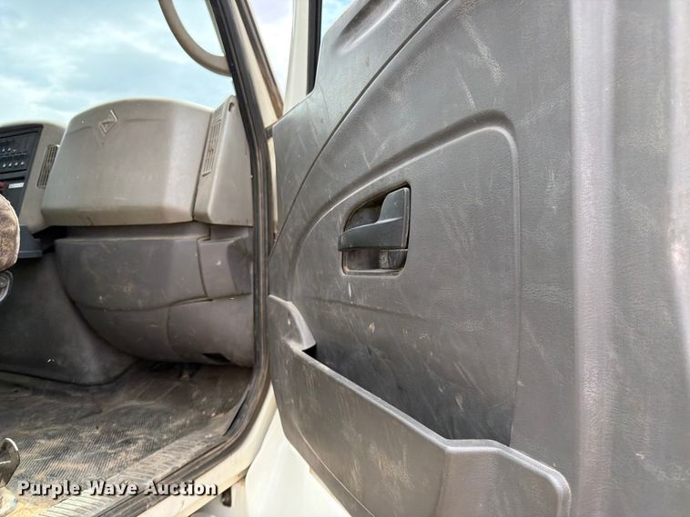 image for item FK0163 2008 International 7400SBA water truck