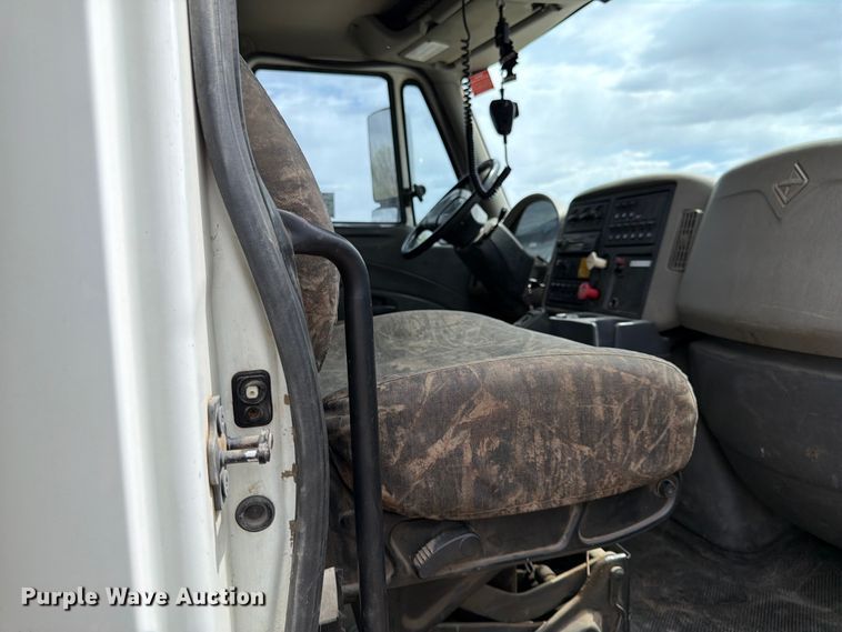 image for item FK0163 2008 International 7400SBA water truck