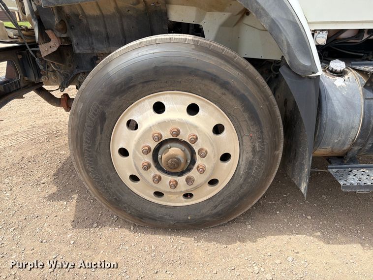image for item FK0163 2008 International 7400SBA water truck