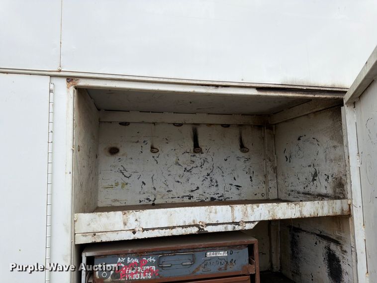 image for item FK0166 1998 International 4900 utility / service truck