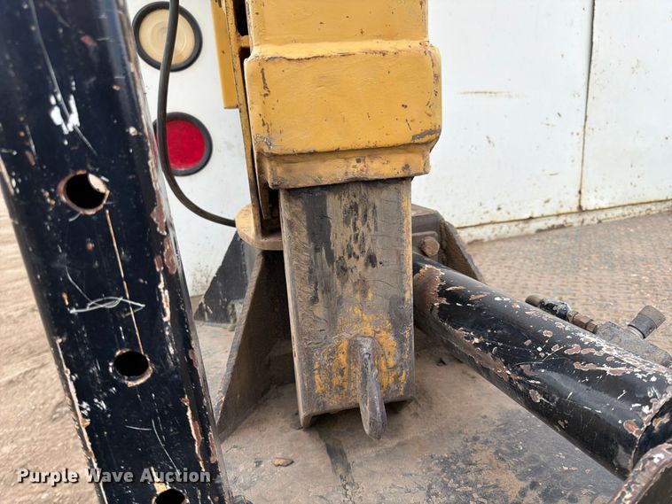 image for item FK0166 1998 International 4900 utility / service truck