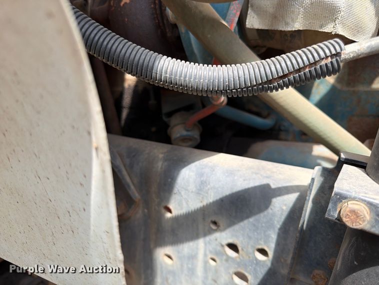 image for item FK0166 1998 International 4900 utility / service truck