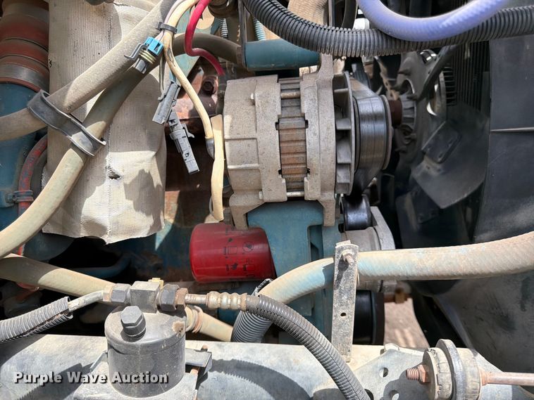 image for item FK0166 1998 International 4900 utility / service truck