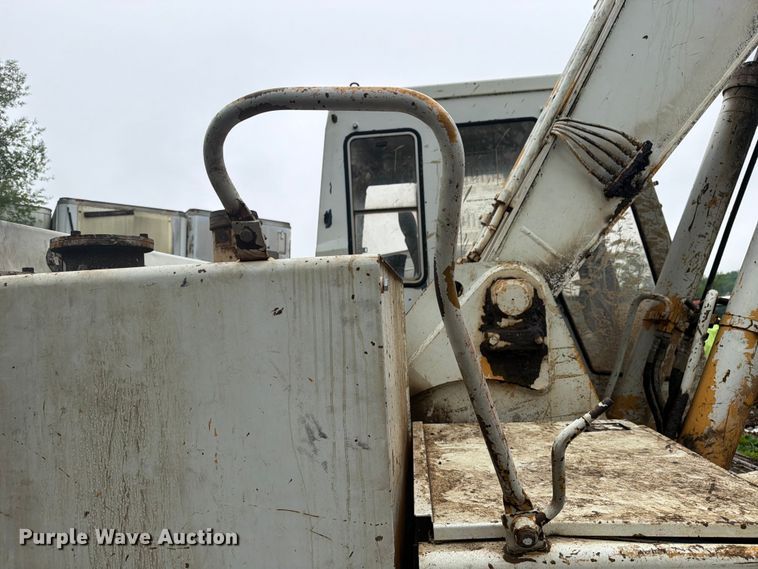 image for item FK0170 Kobelco excavator