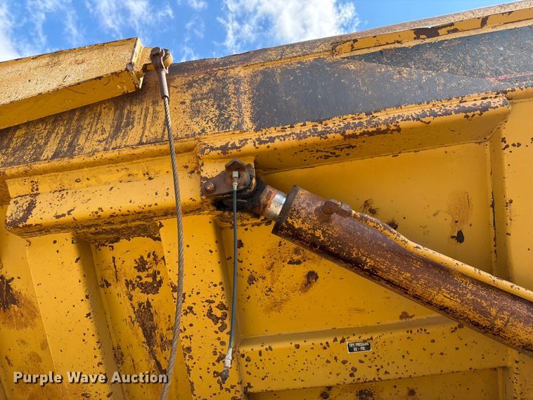 image for item FK0179 1991 Caterpillar D400D articulated haul truck