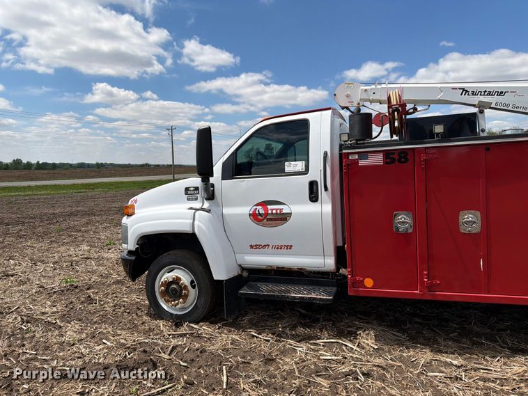 image for item FK0180 2006 Chevrolet C5500 utility / service truck